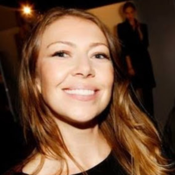 Meet your Posher, Alexandra - Picture 1 of 1